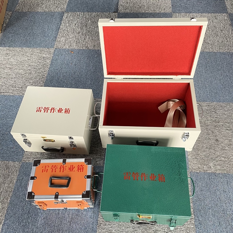 平房爆破工程作业箱如何选择？玻璃钢与传统材质的全面对比